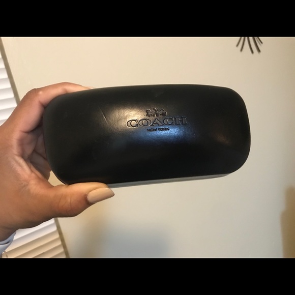 Coach sunglasses with case - Picture 6 of 7